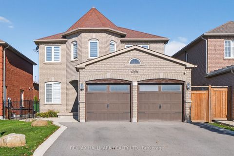 Photo of 50 Coalbrook Court, Vaughan, ON L4L 9B7 (MLS # N12503640)