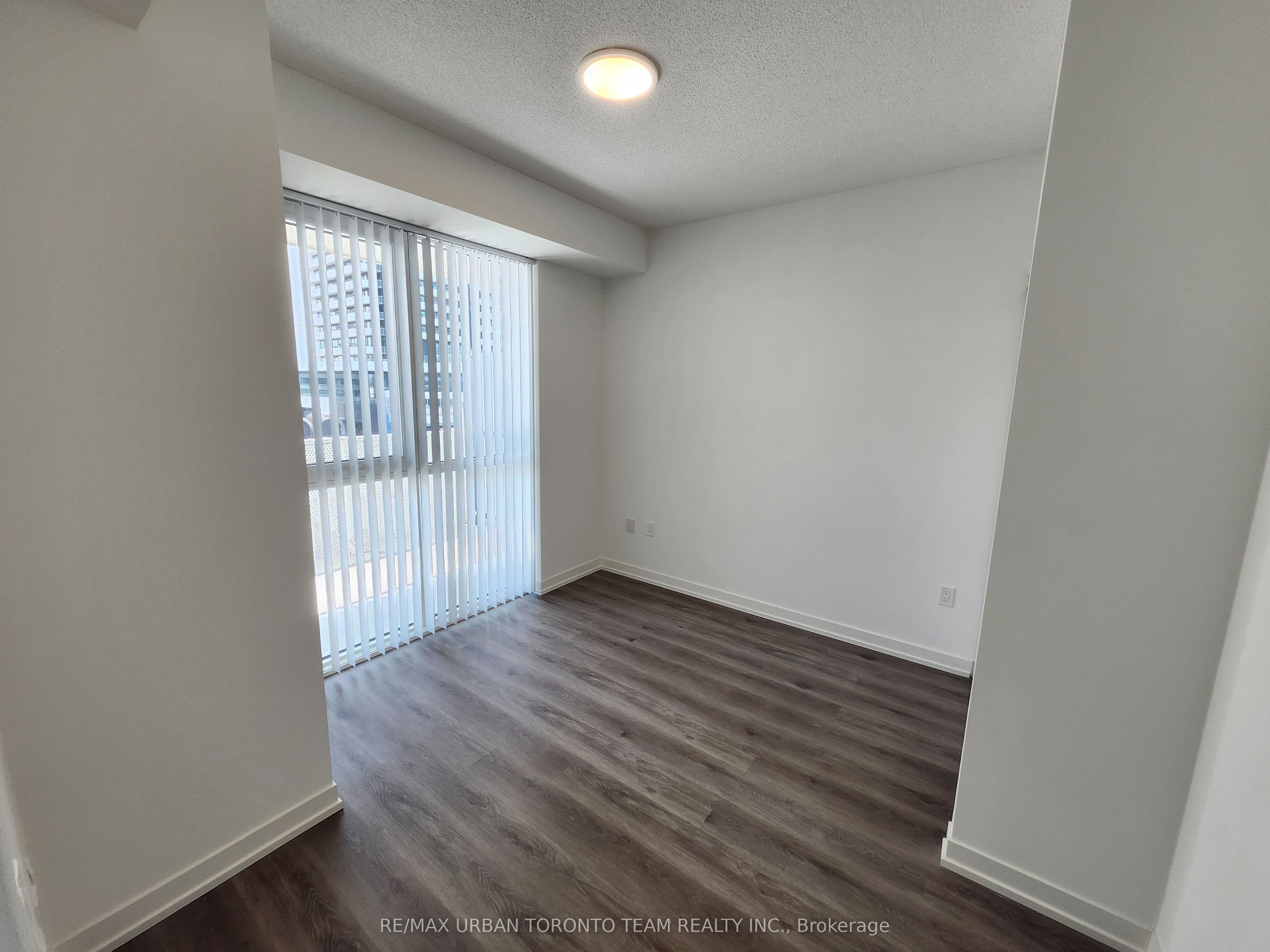 28 Interchange Way 521