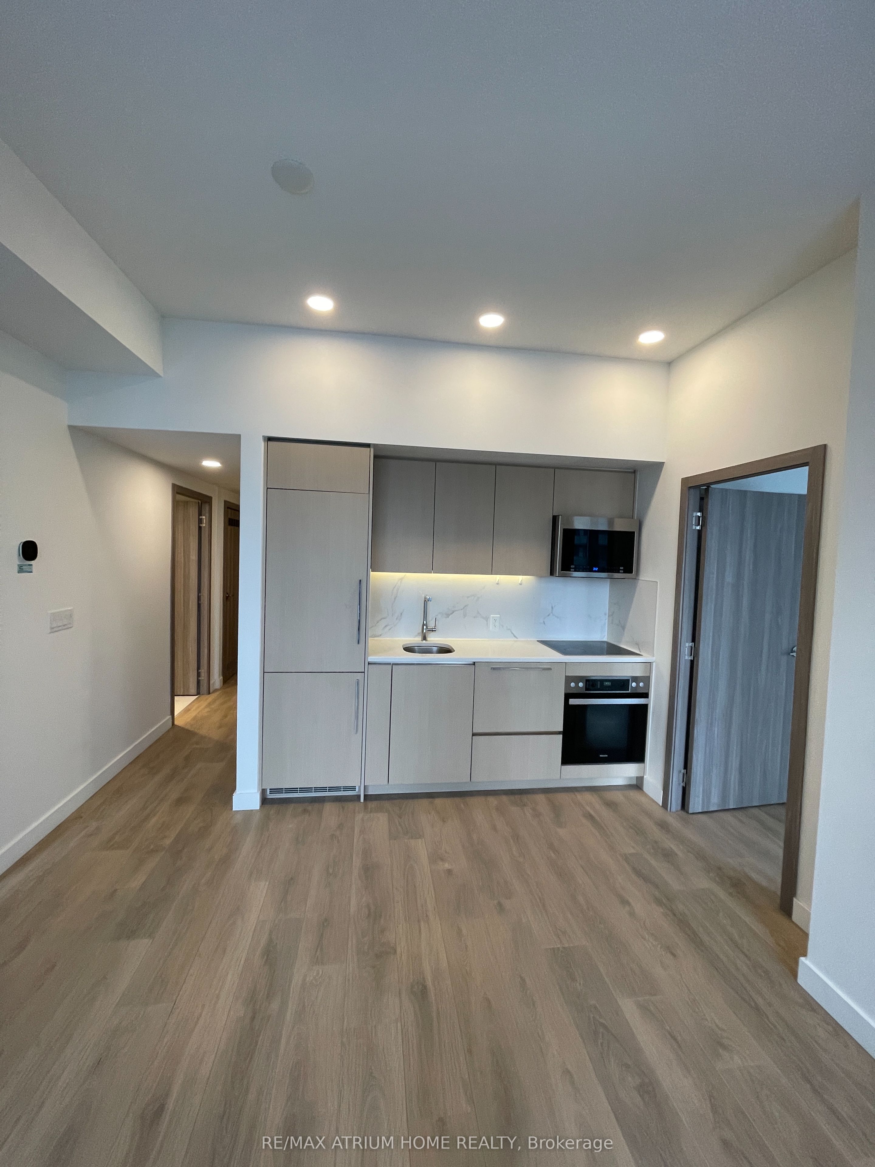 38 Widmer Street 2208