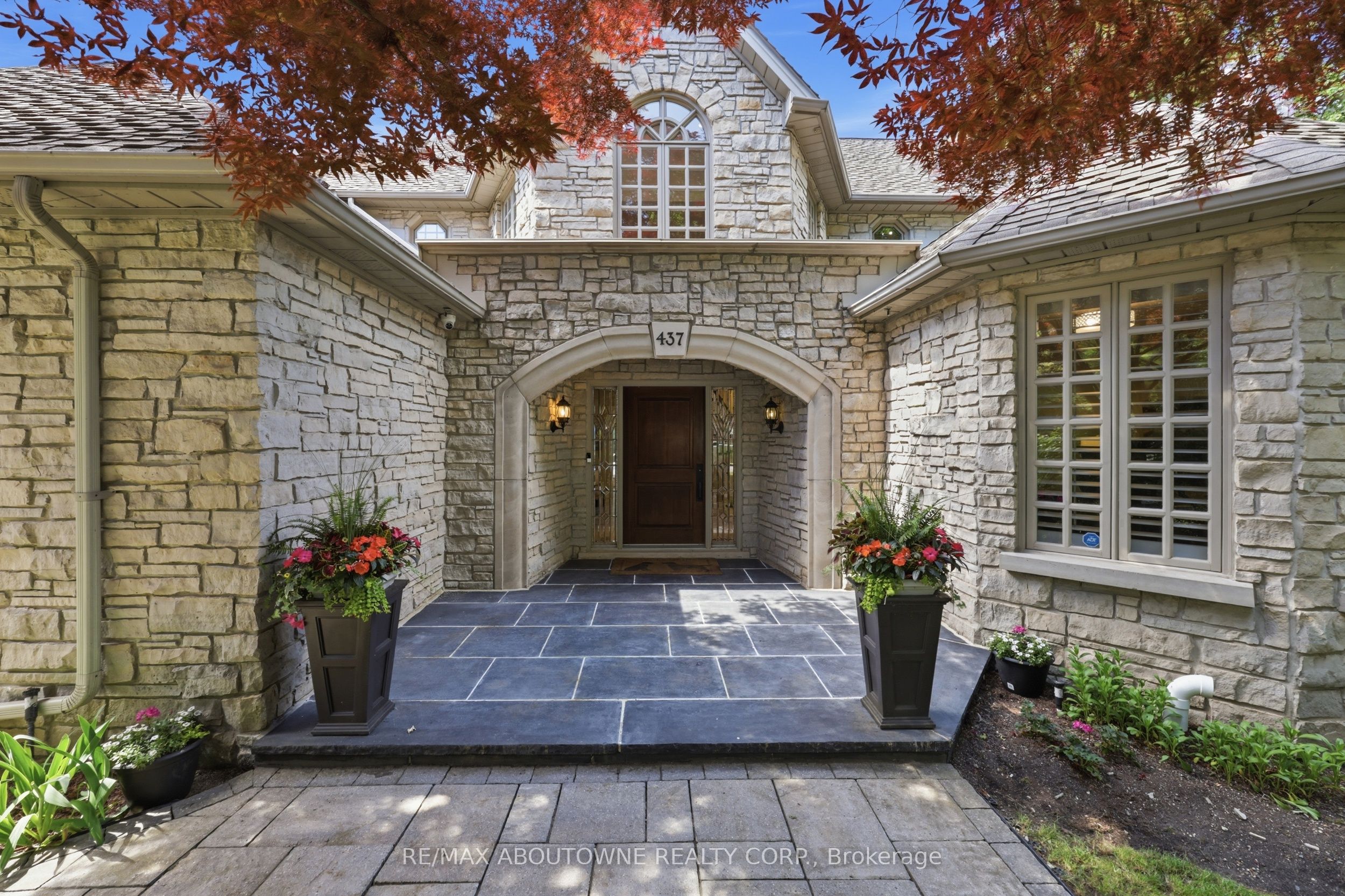 437 Cairncroft Road