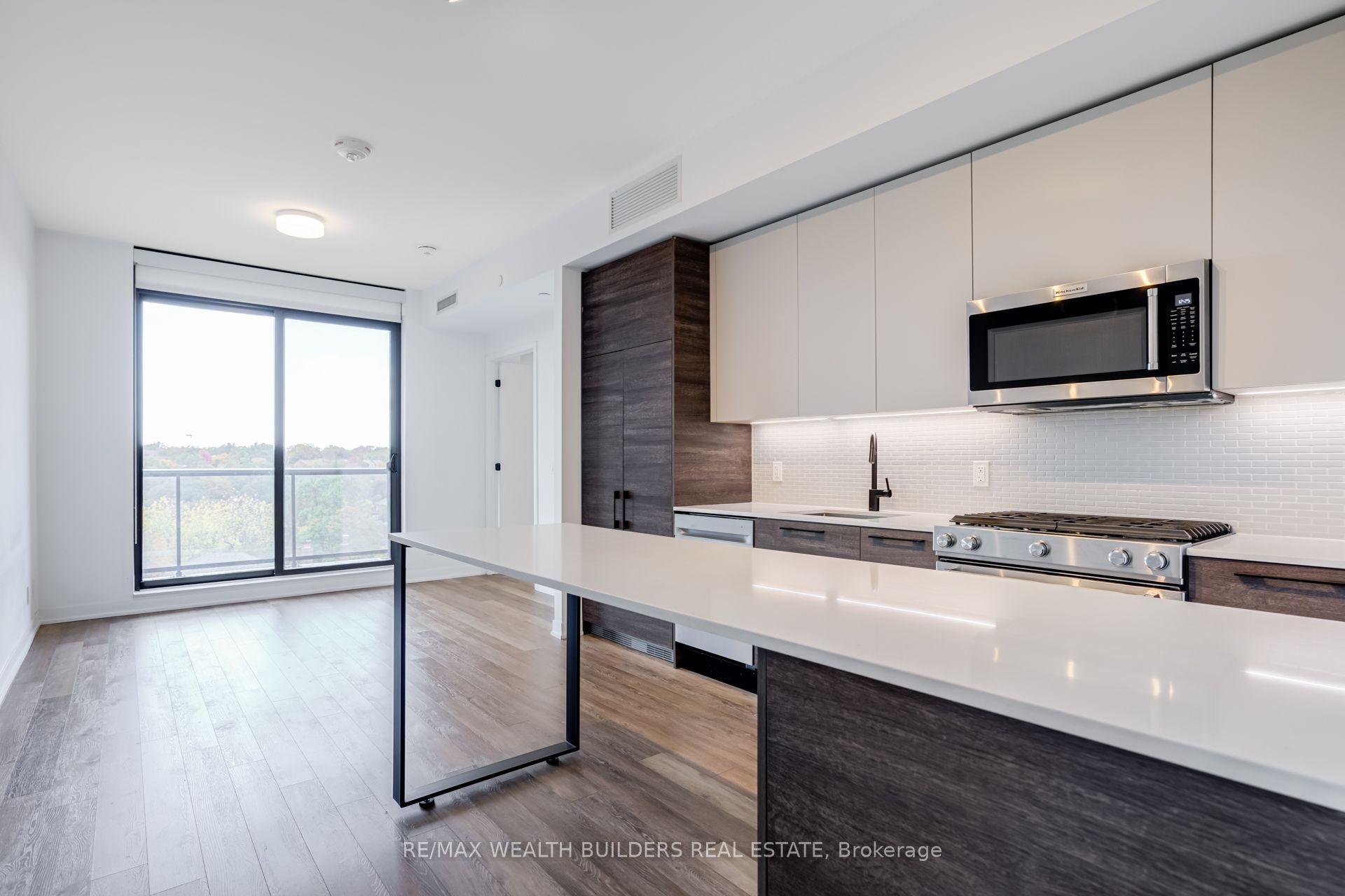 2118 Bloor Street W 511