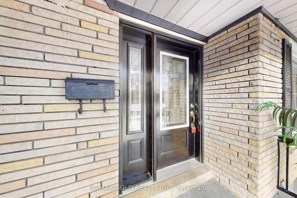 Photo of 189 Kingsview Boulevard, Toronto, ON M9R 1V7 (MLS # W13679866)