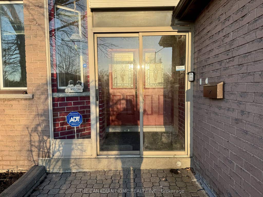 Photo of 197 Johnson Street, Barrie, ON L4M 5Y9 (MLS # S13046066)