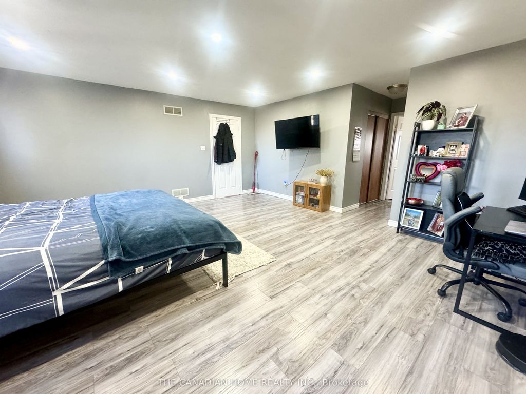 Photo of 197 Johnson Street, Barrie, ON L4M 5Y9 (MLS # S13046066)