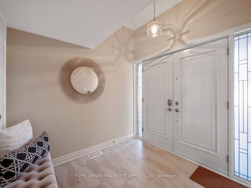 Photo of 1494 Islington Avenue, Toronto, ON M9A 3L5 (MLS # W13771930)
