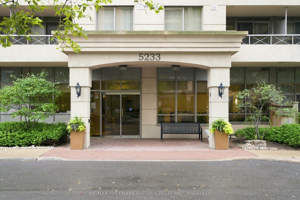 Photo of 5233 Dundas Street W #316, Toronto, ON M9B 6M1 (MLS # W13781276)