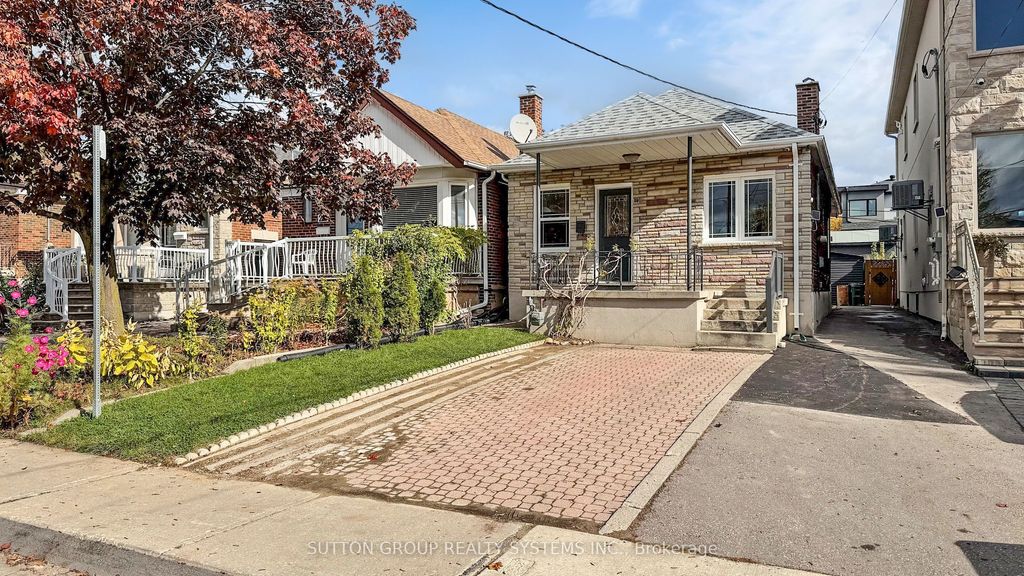 Photo of 19 Montcalm Avenue, Toronto, ON M6E 4N5 (MLS # W12483000)