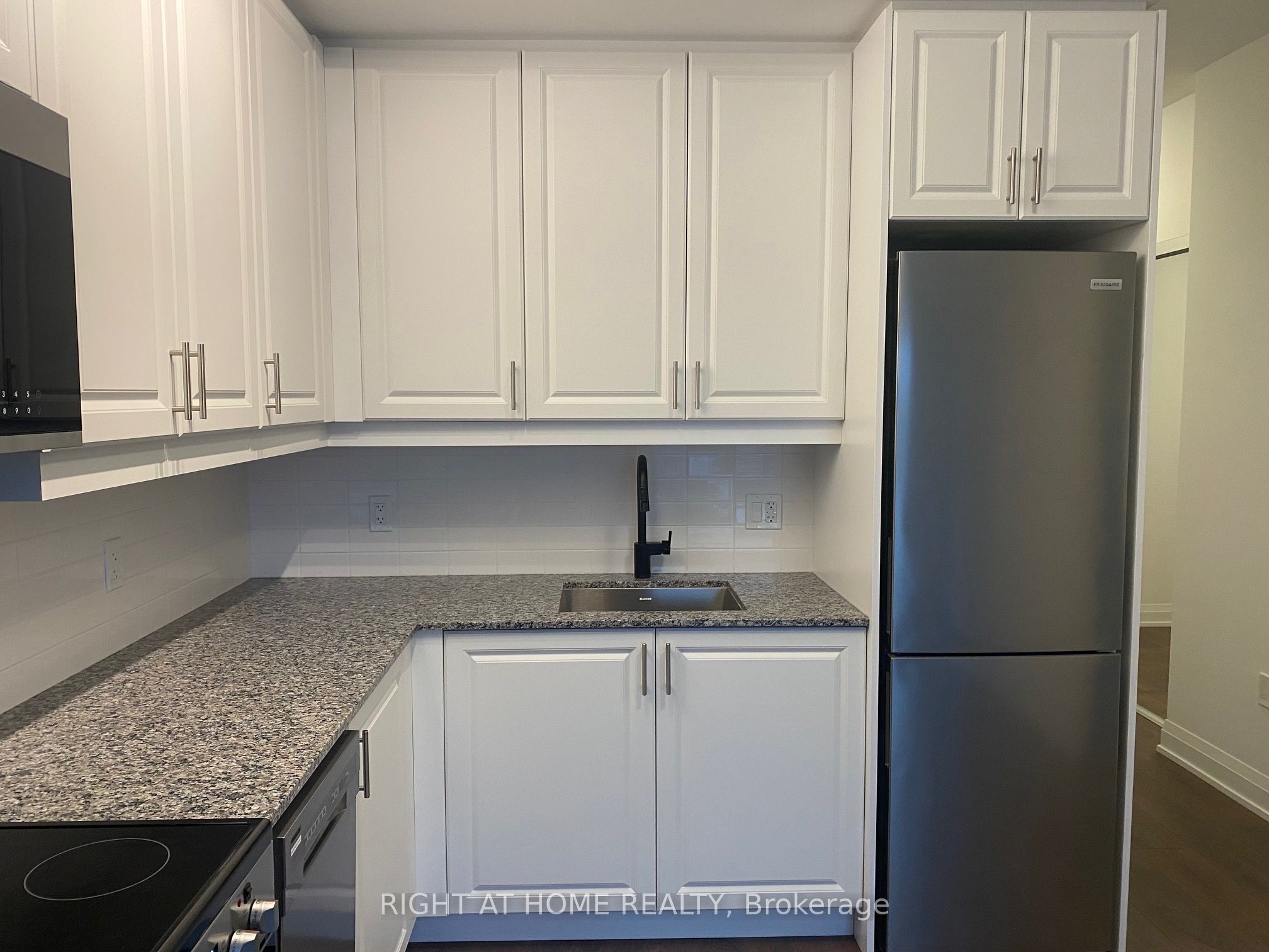 2343 Khalsa Gate 205