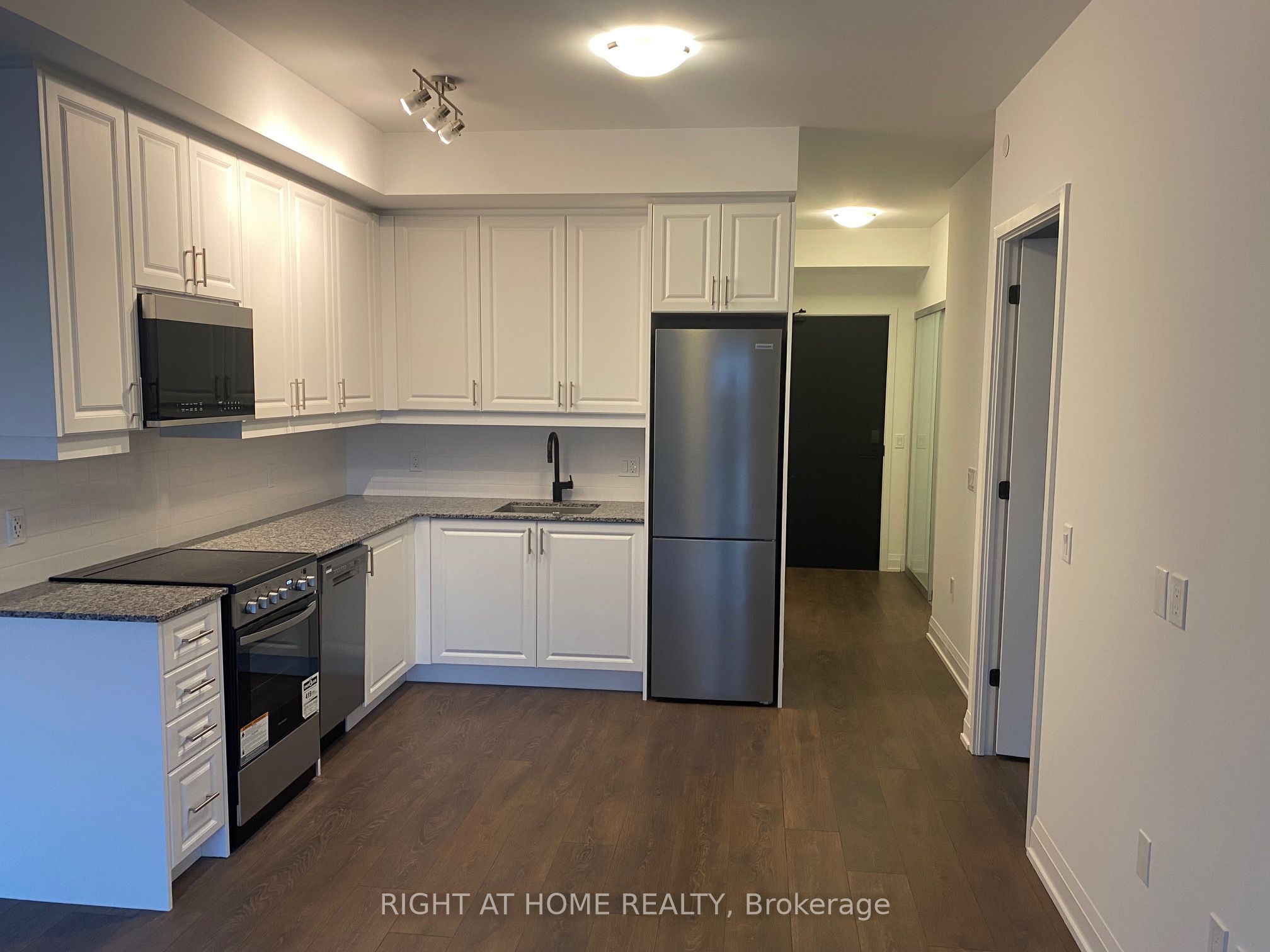 2343 Khalsa Gate 205