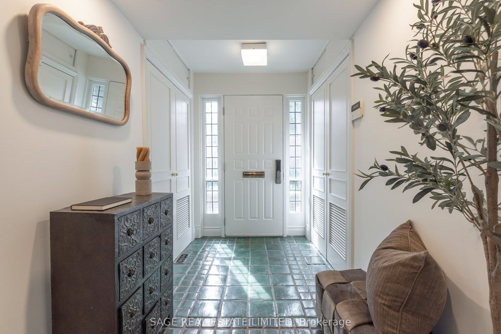 Photo of 43 Oriole Road, Toronto, ON M4V 2E6 (MLS # C13767270)