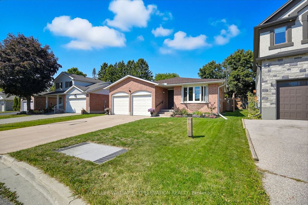 Photo of 286 Tagge Crescent, Kitchener, ON N2K 3R7 (MLS # X12438243)