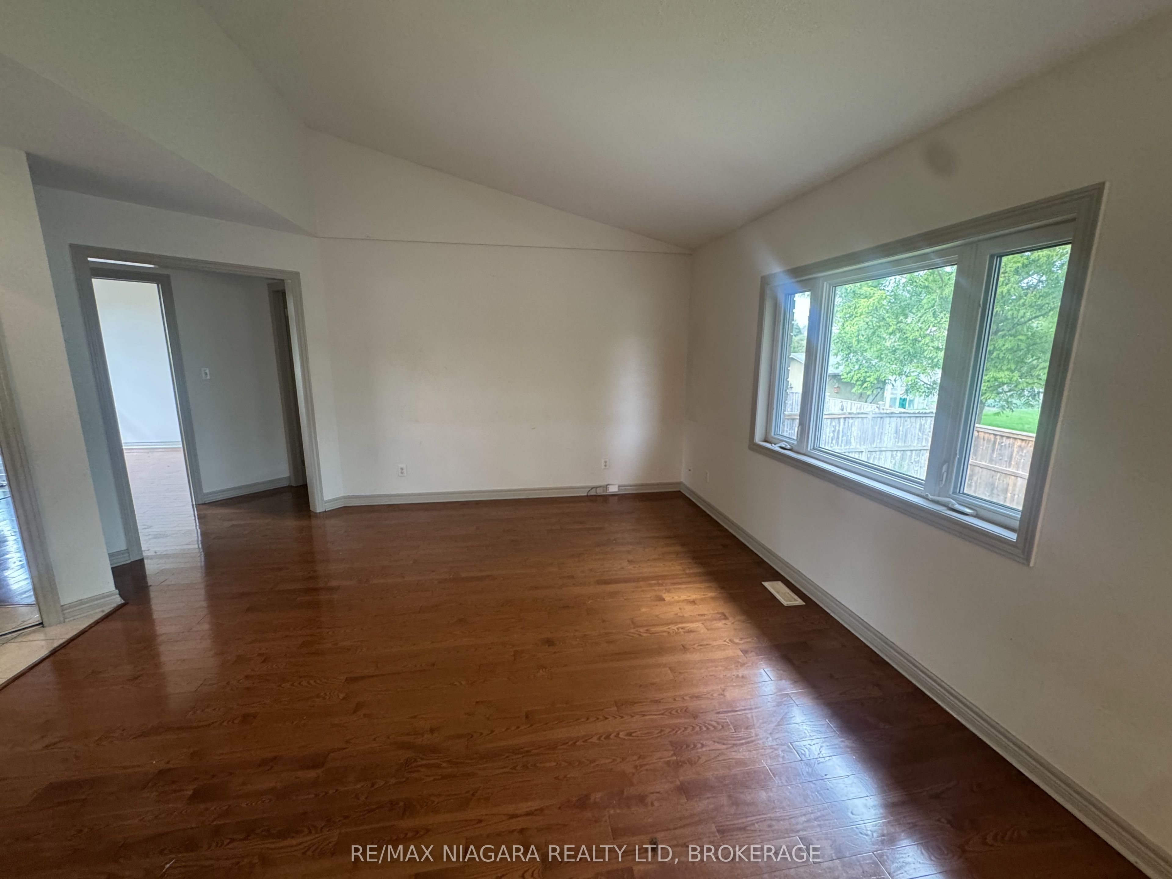 72 Ridge Road S
