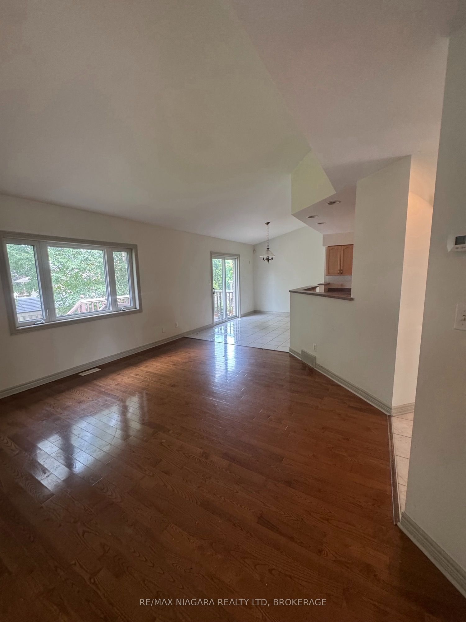 72 Ridge Road S