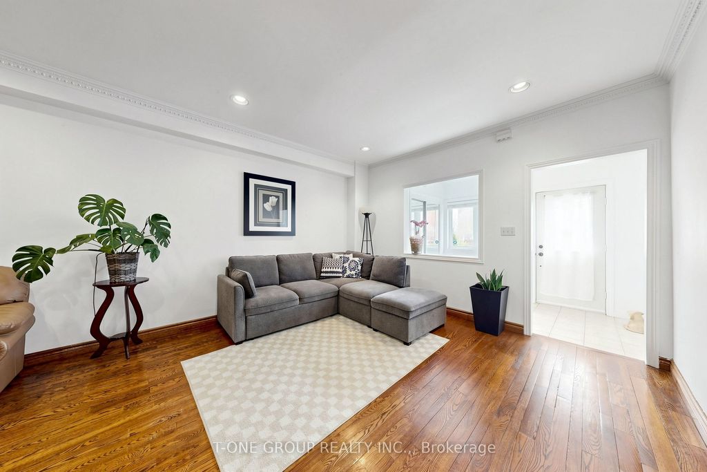 Photo of 41 Madelaine Avenue, Toronto, ON M1L 2X6 (MLS # E13122592)