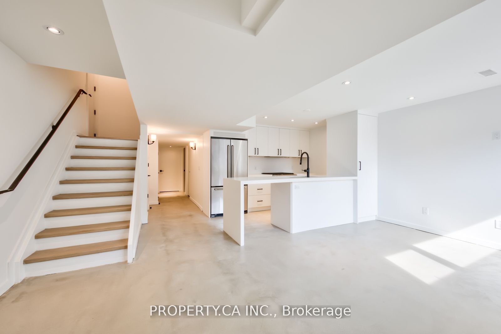 572 Palmerston Avenue Lower