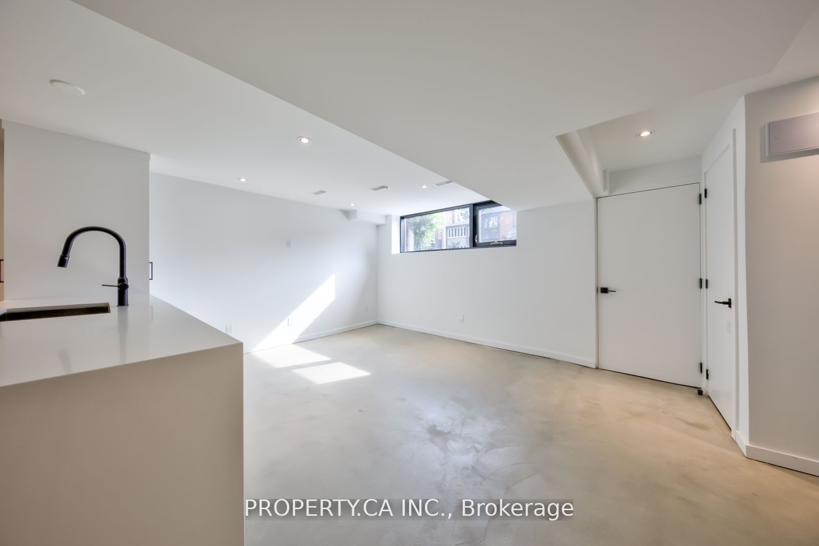 572 Palmerston Avenue Lower