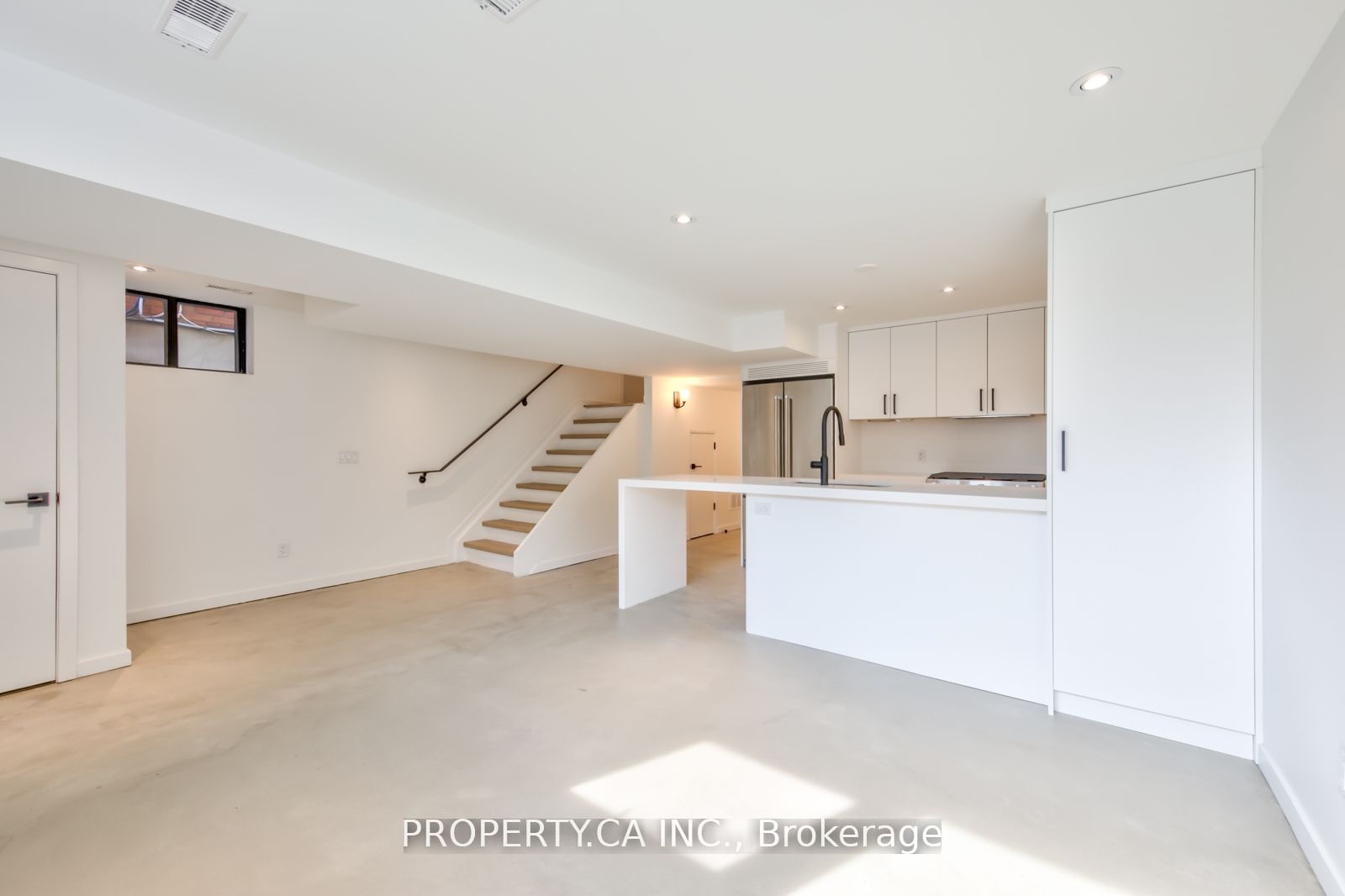 572 Palmerston Avenue Lower