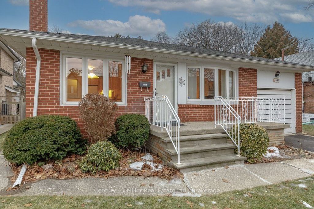 Photo of 1540 Trotwood Avenue, Mississauga, ON L5G 3Z9 (MLS # W12699292)