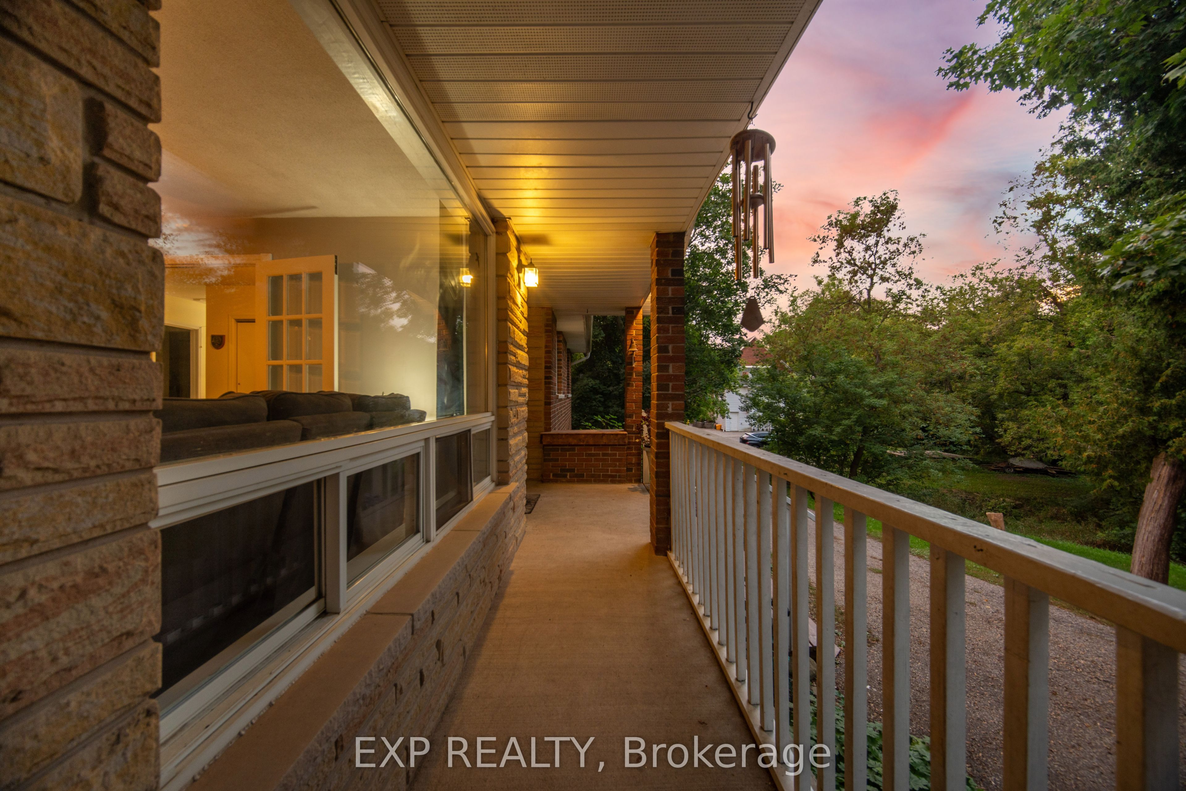 14367 Trafalgar Road N