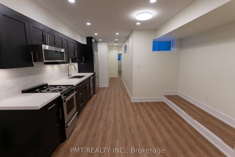 55 Markham Street Bsmt Toronto ON M6J 2G4