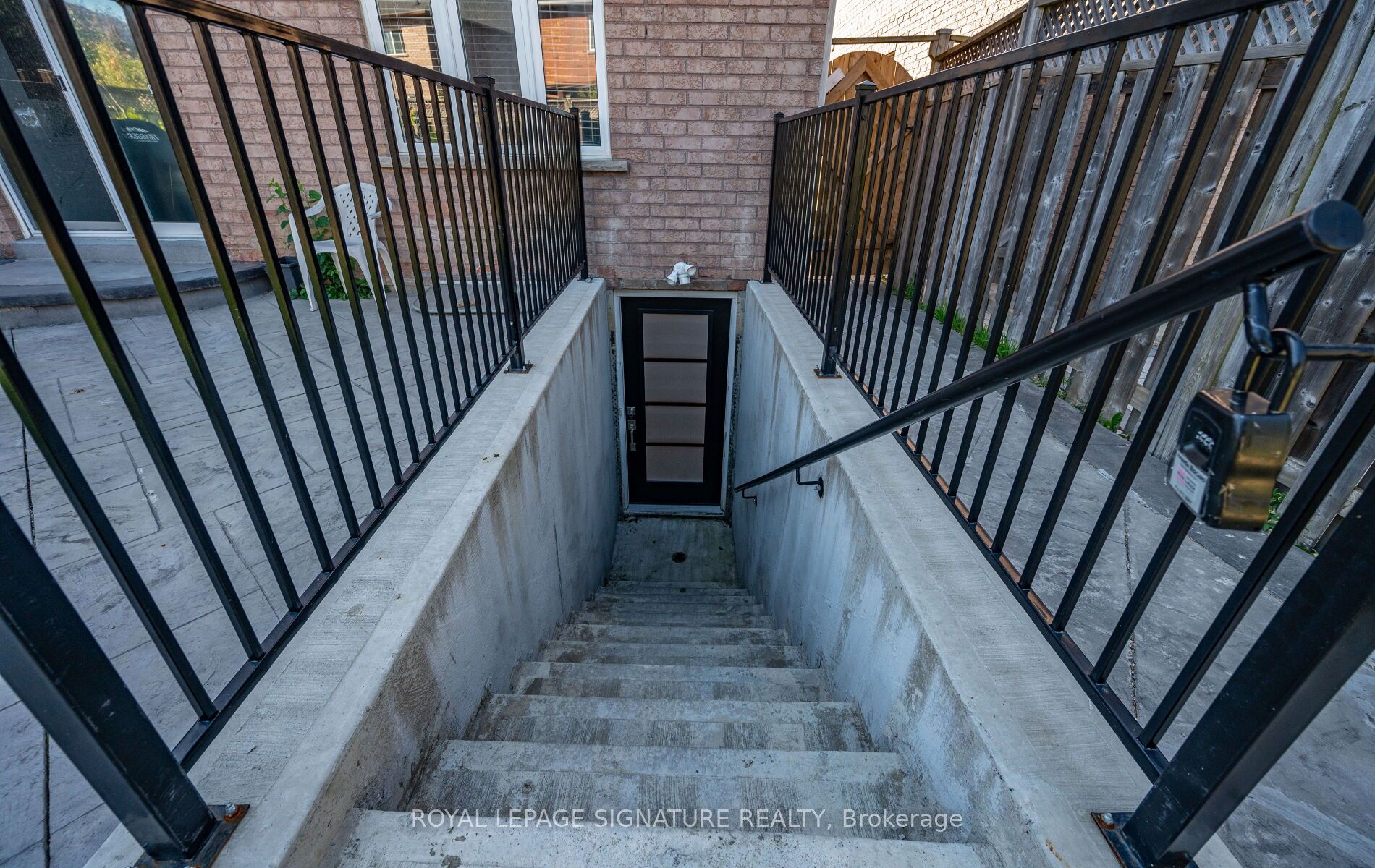 5615 Heatherleigh Avenue Legal Bsmt
