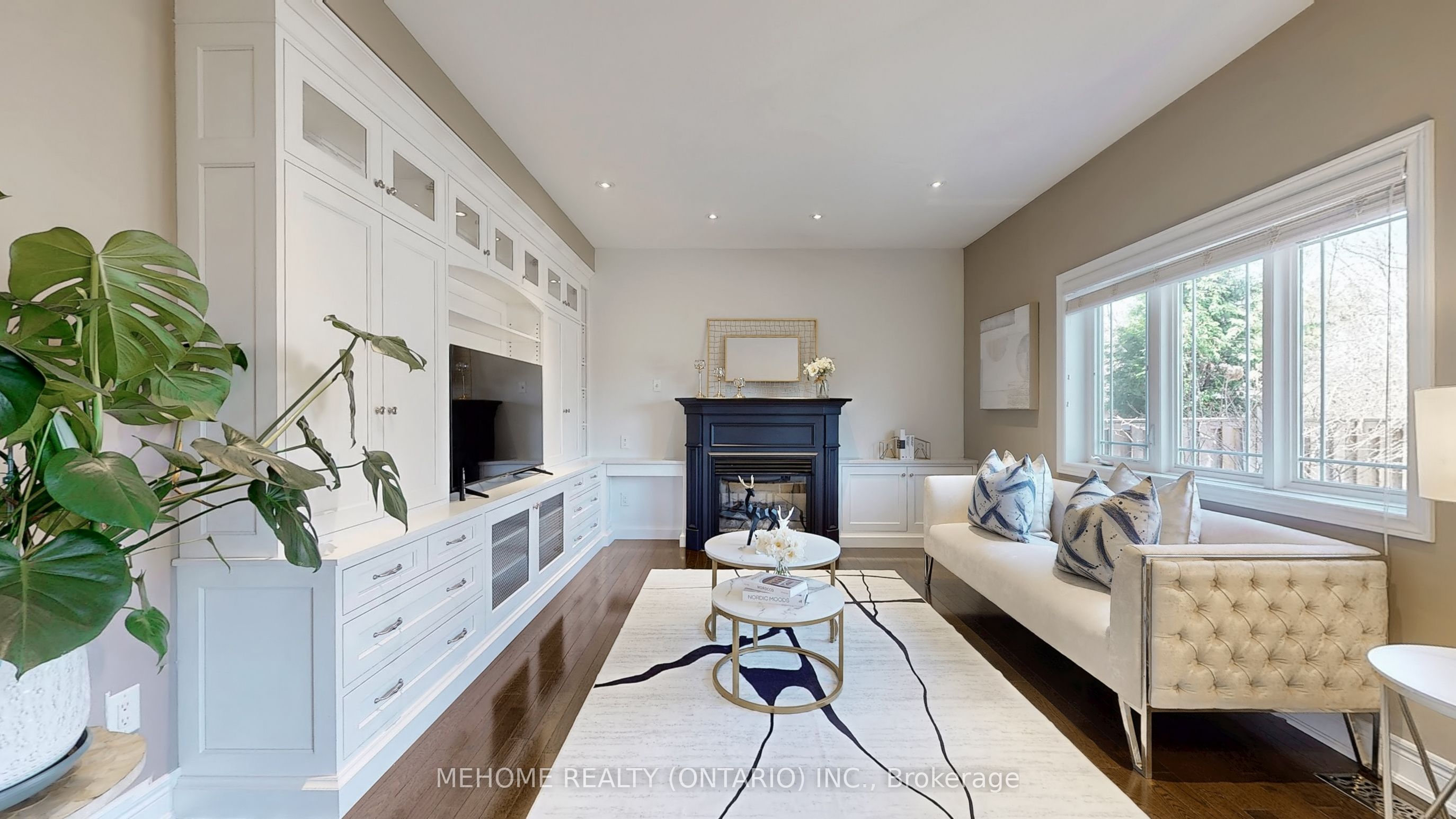 1143 Quaker Trail