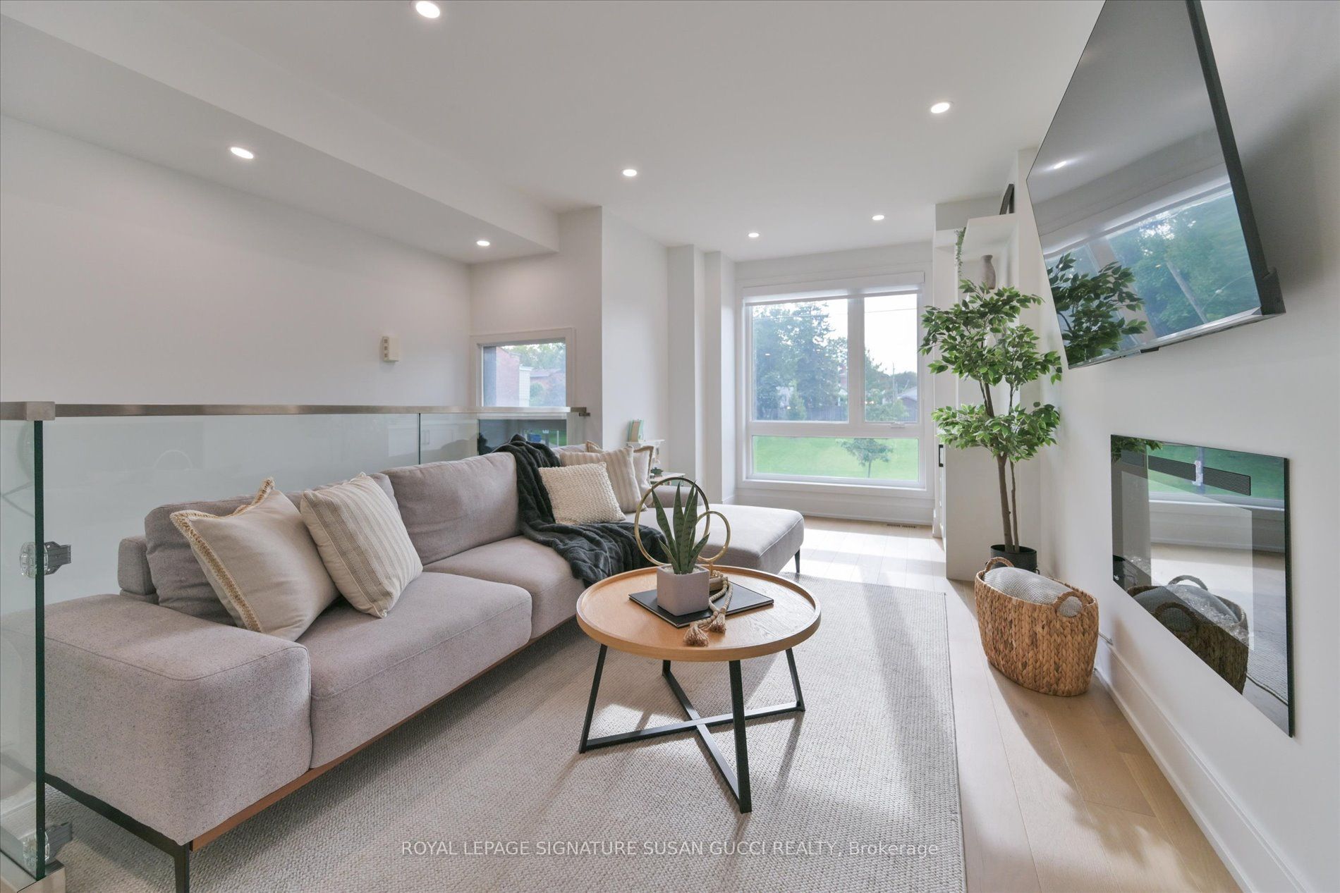7A Everett Crescent