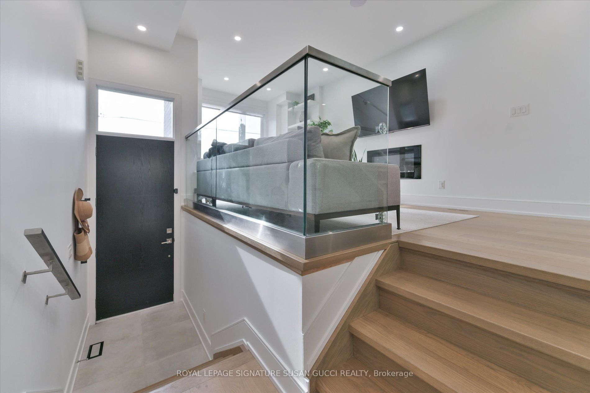 7A Everett Crescent