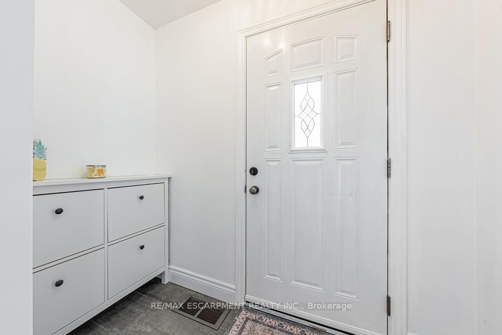 Photo of 42 Sharon Avenue, Hamilton, ON L8T 1E3 (MLS # X12957166)