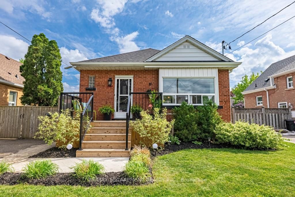 Photo of 42 Sharon Avenue, Hamilton, ON L8T 1E3 (MLS # X12957166)