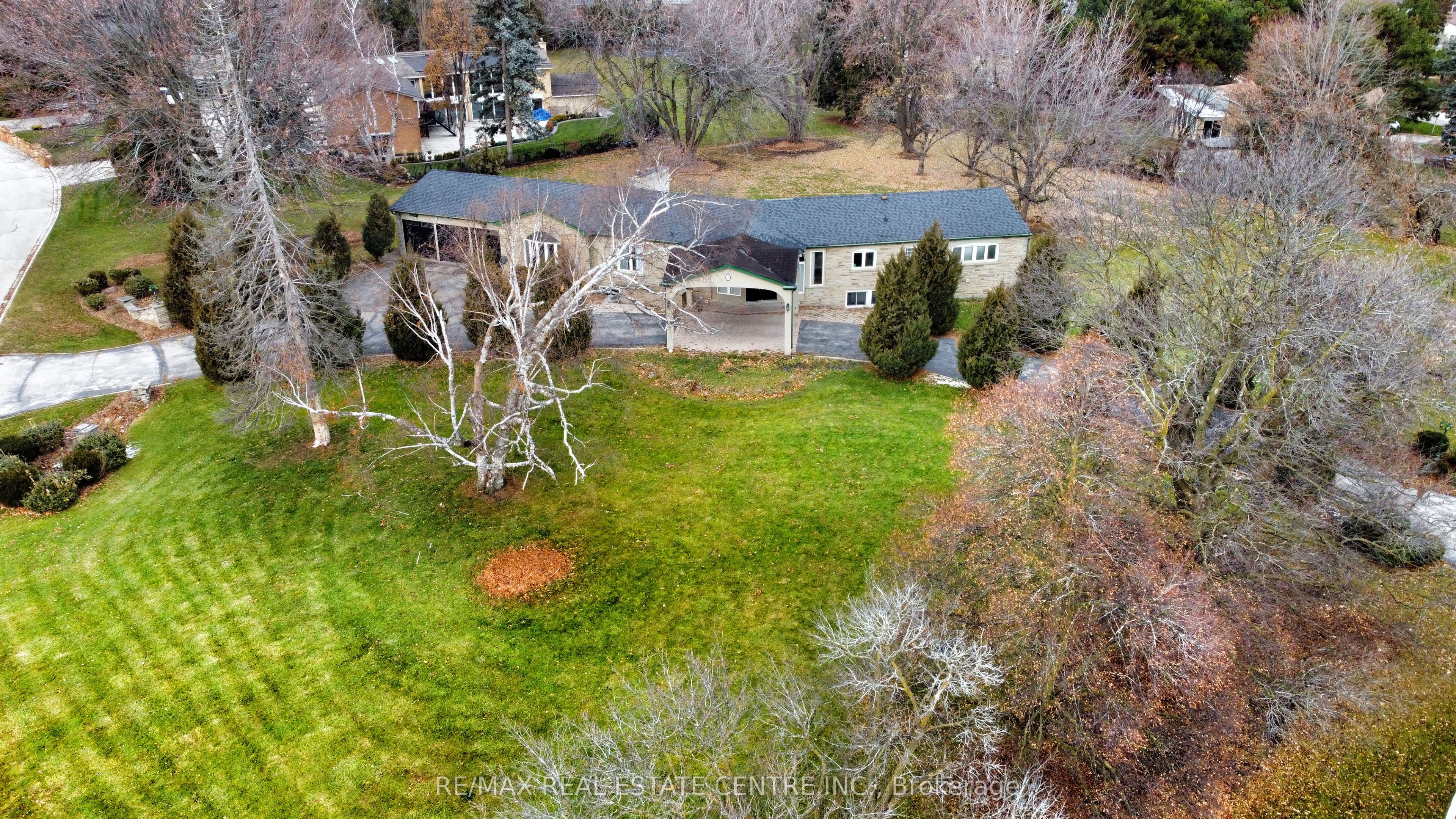 20 Crescent Hill Drive N
