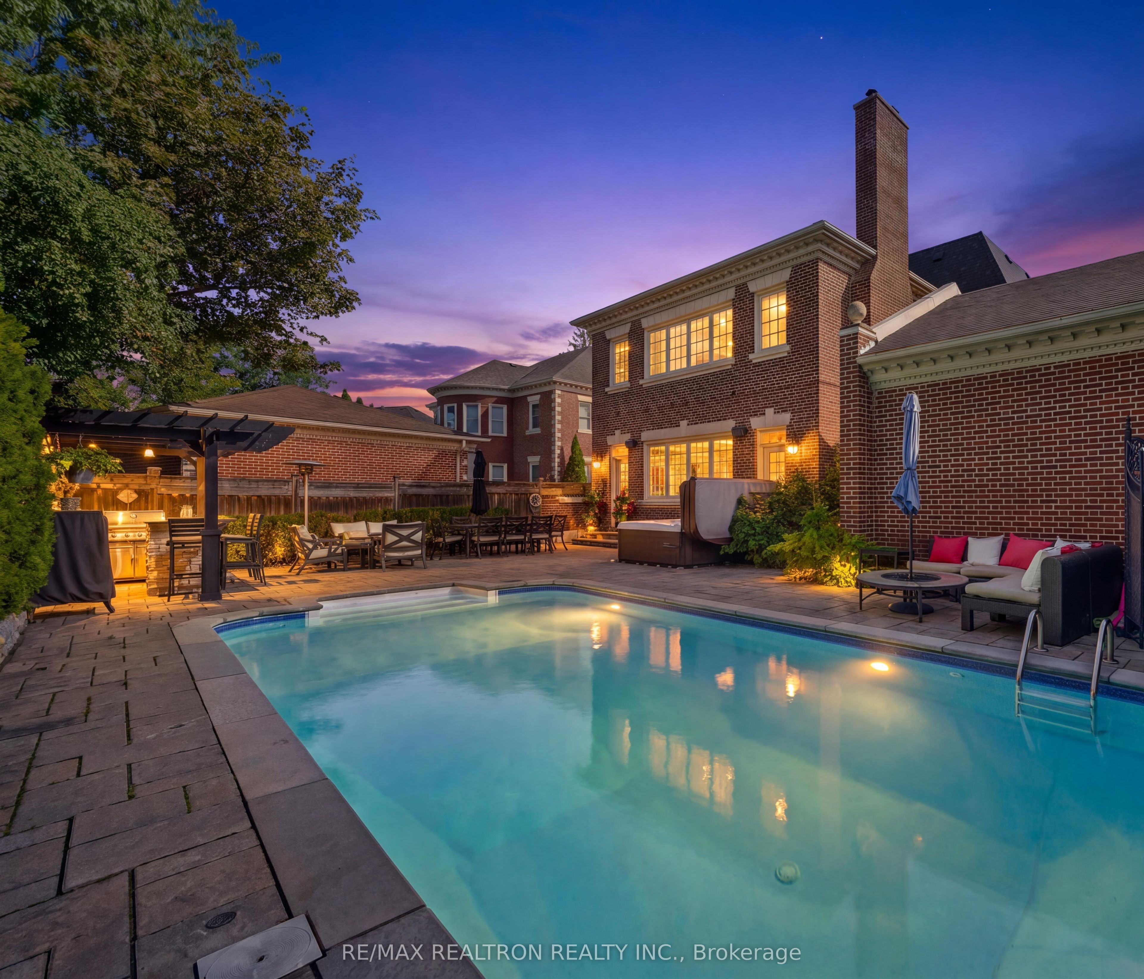 6 Oatlands Drive