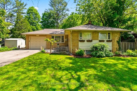 177 Woodhaven Park Drive Oakville ON L6L 4K4