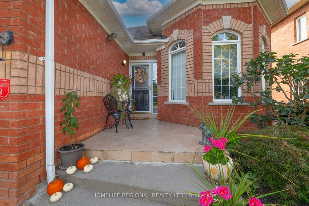 Photo of 40 Arnold Crescent, Whitby, ON L1M 1H9 (MLS # E13817154)
