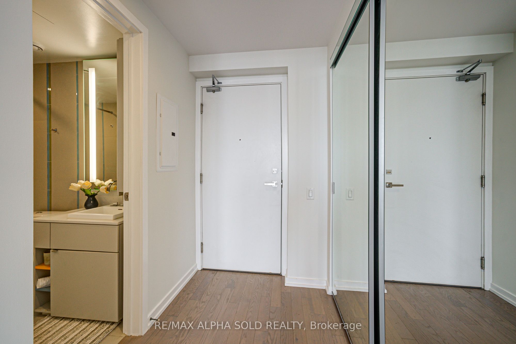 101 Peter Street 3710