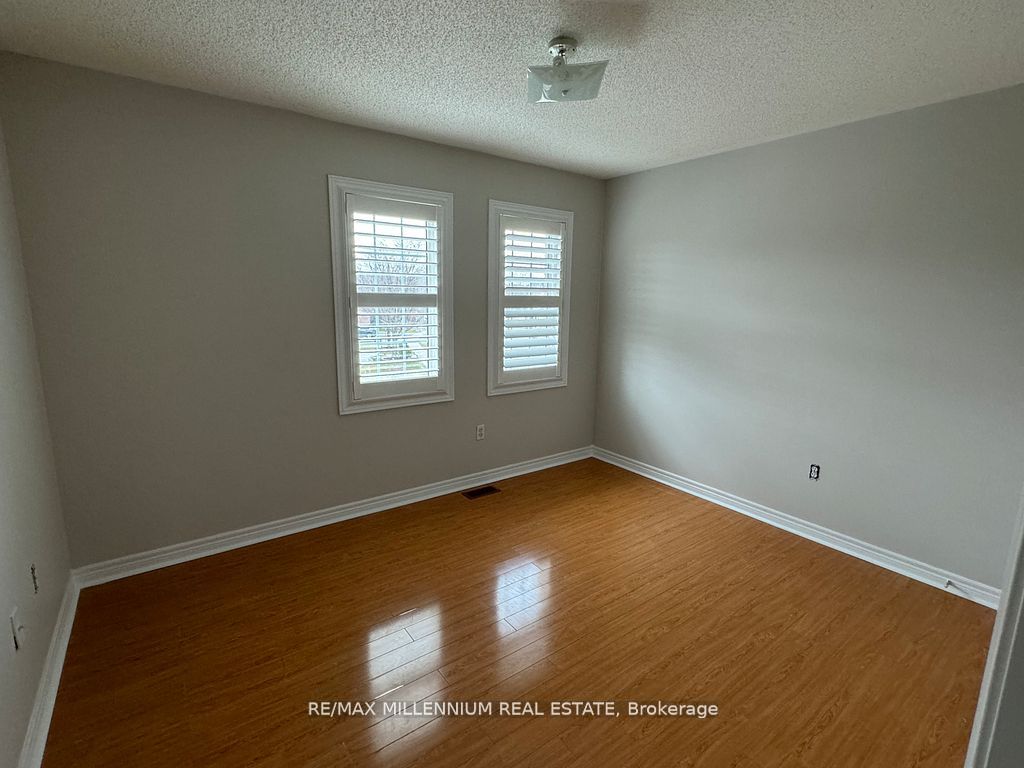 23 Calderstone Drive S