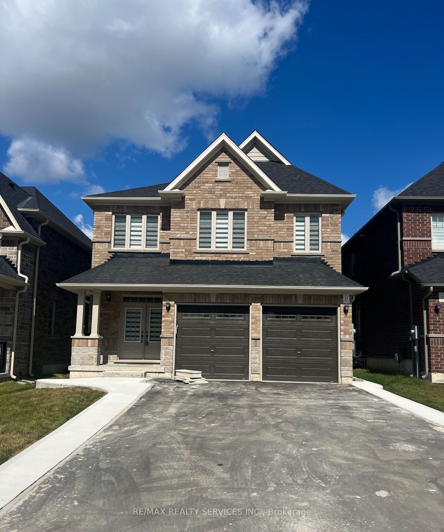Photo 1 of 12 — 25 Copperhill Heights Basement, Barrie, ON L9J 0L1