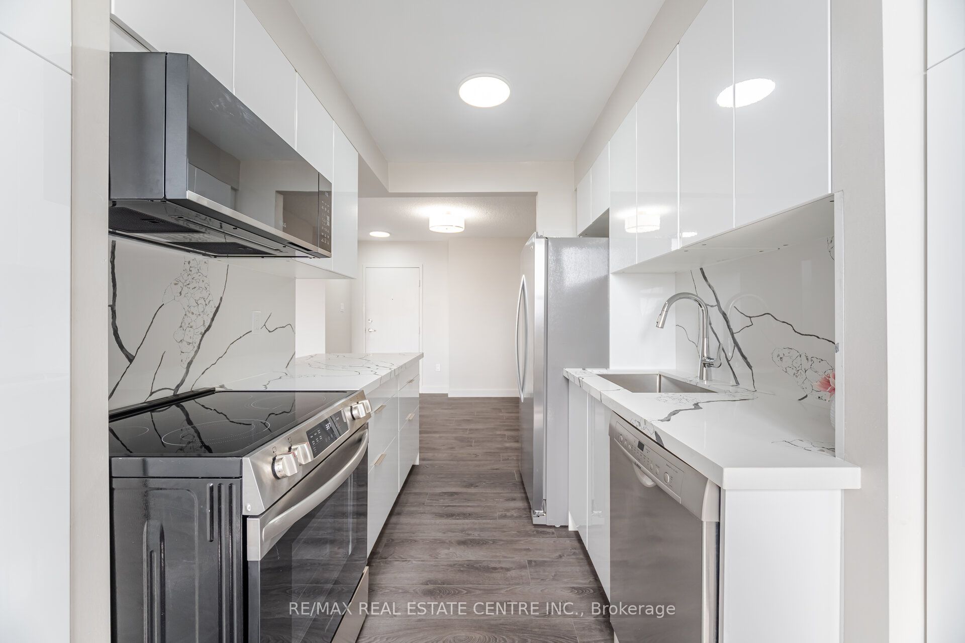 1615 Bloor Street 1111