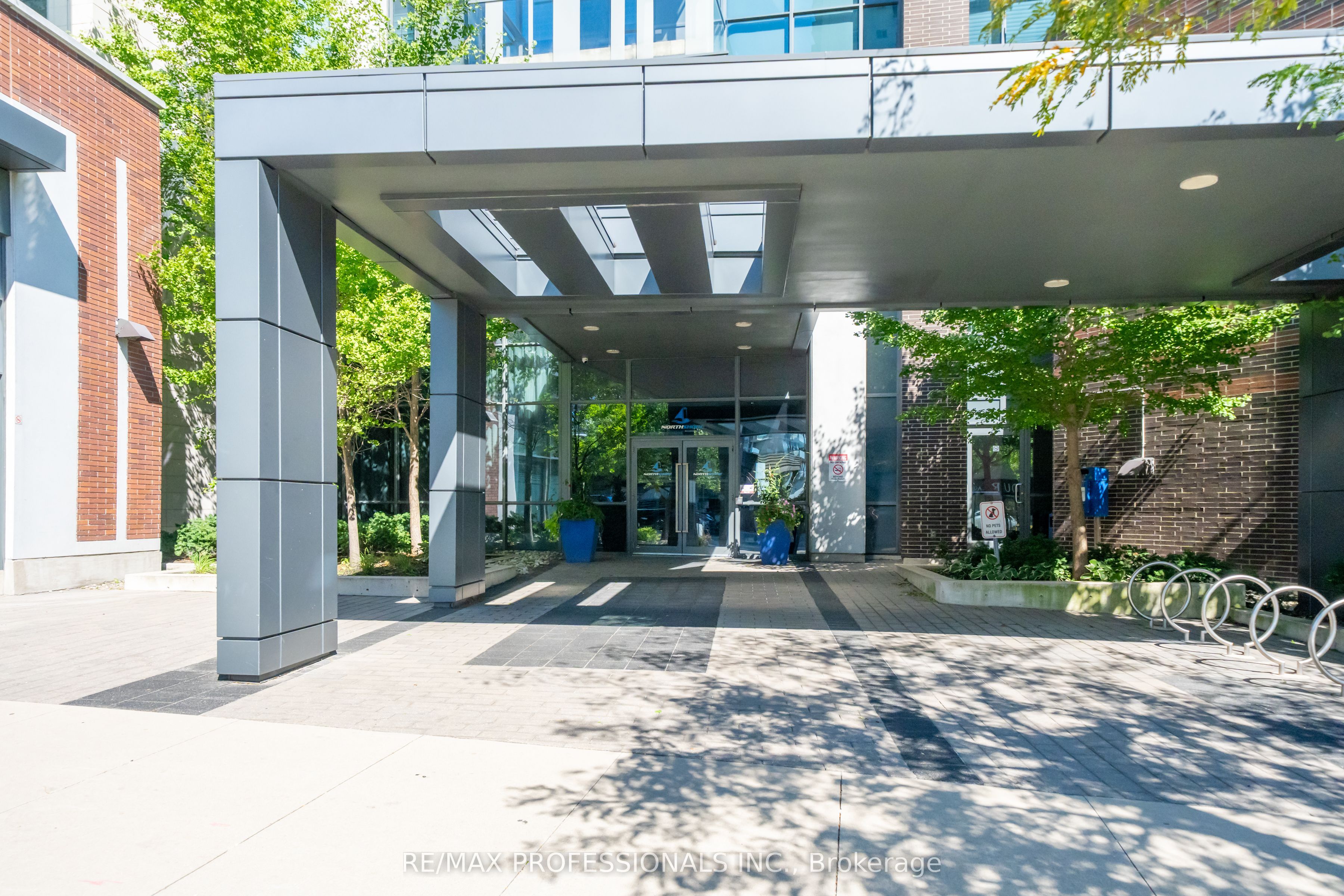 1 Hurontario Street 413