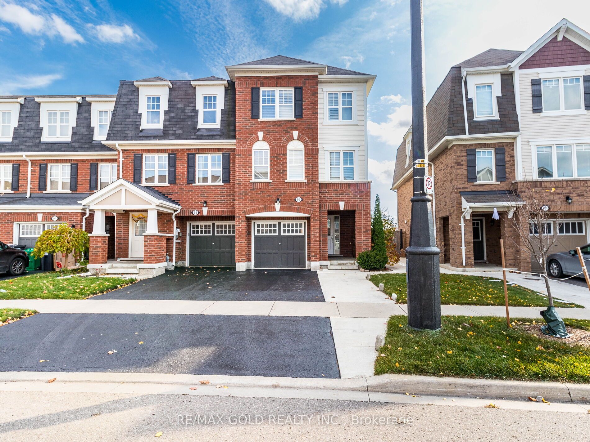98 Bannister Crescent