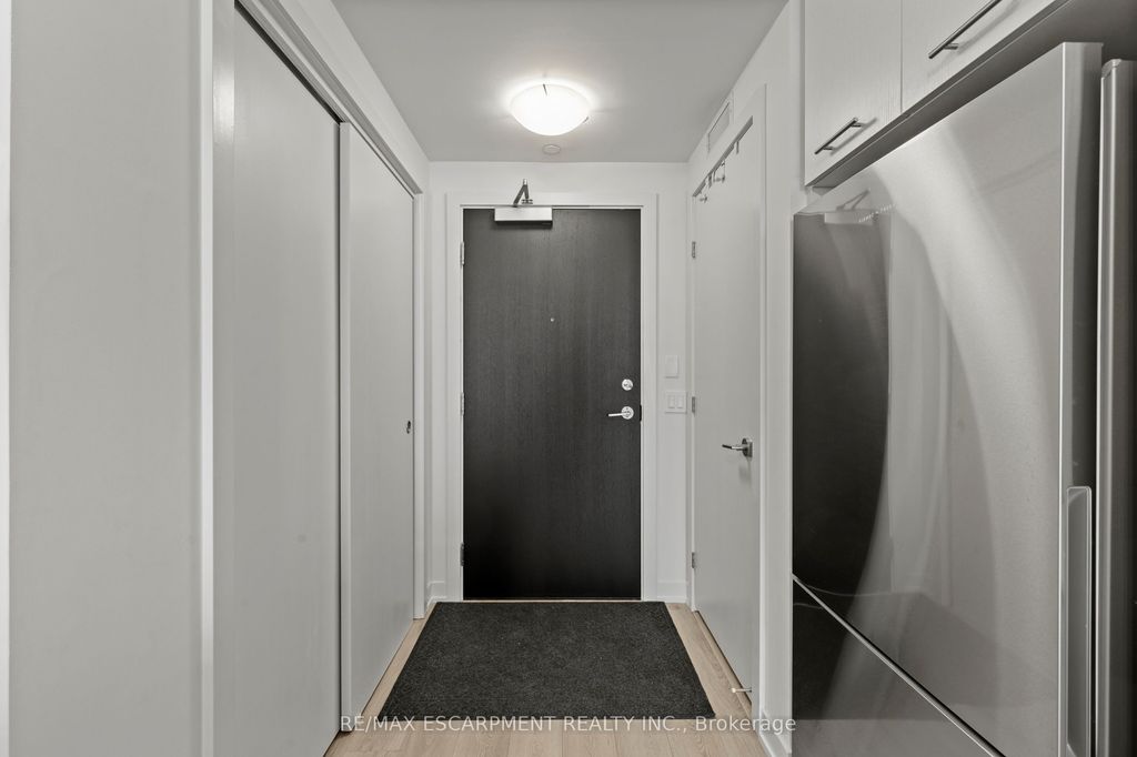 Photo of 385 Winston Road #1110, Grimsby, ON L3M 4E8 (MLS # X12884414)