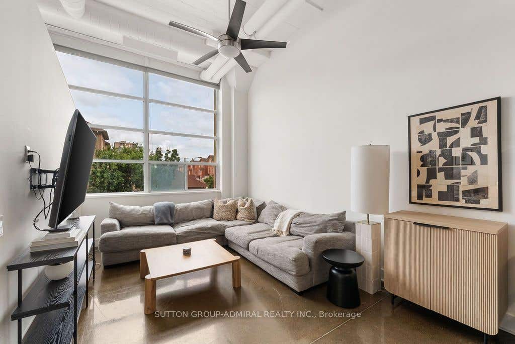 Photo of 1001 Roselawn Avenue #124, Toronto, ON M6B 4M4 (MLS # W13619408)