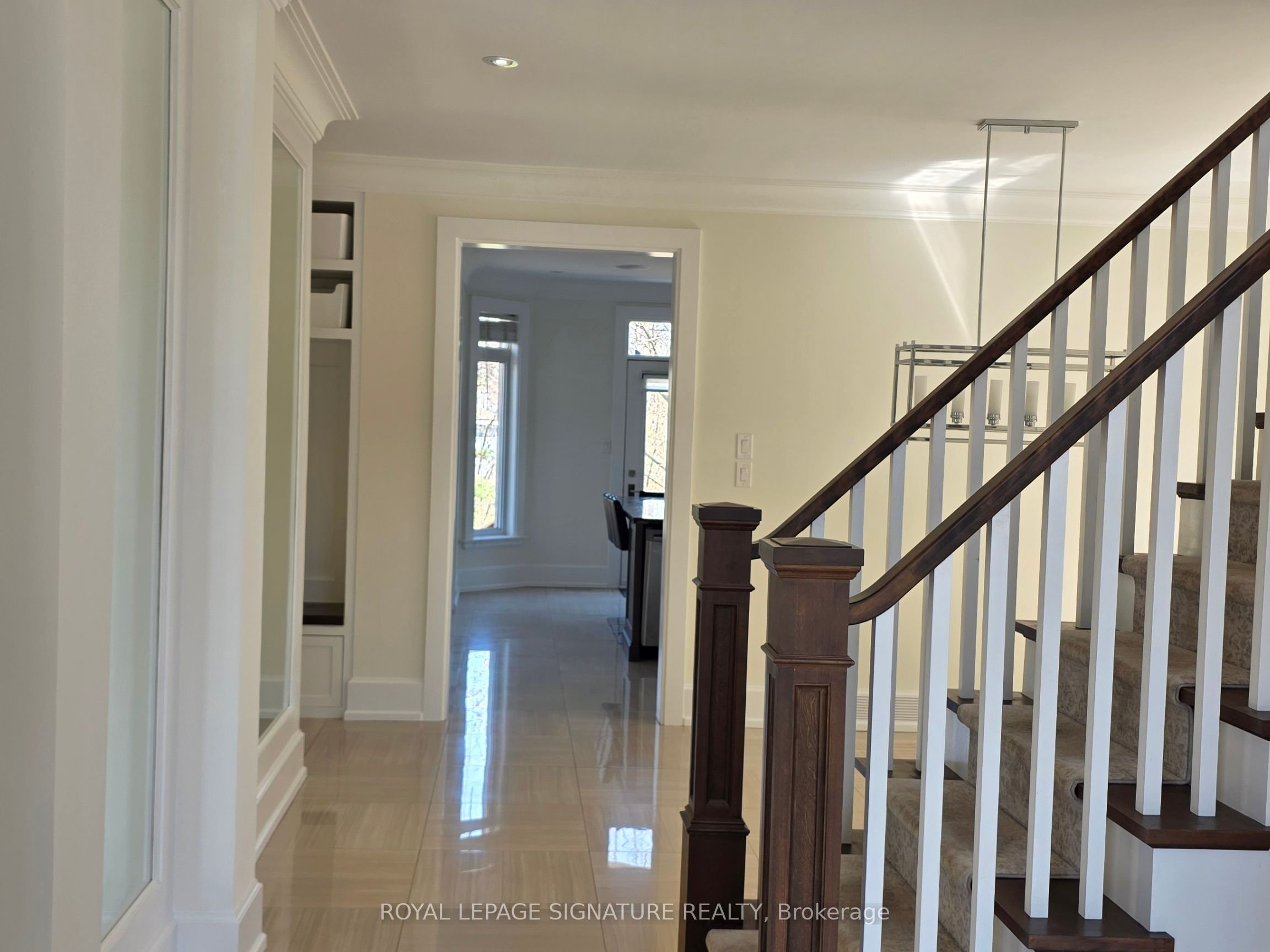 2096 Newell Crescent