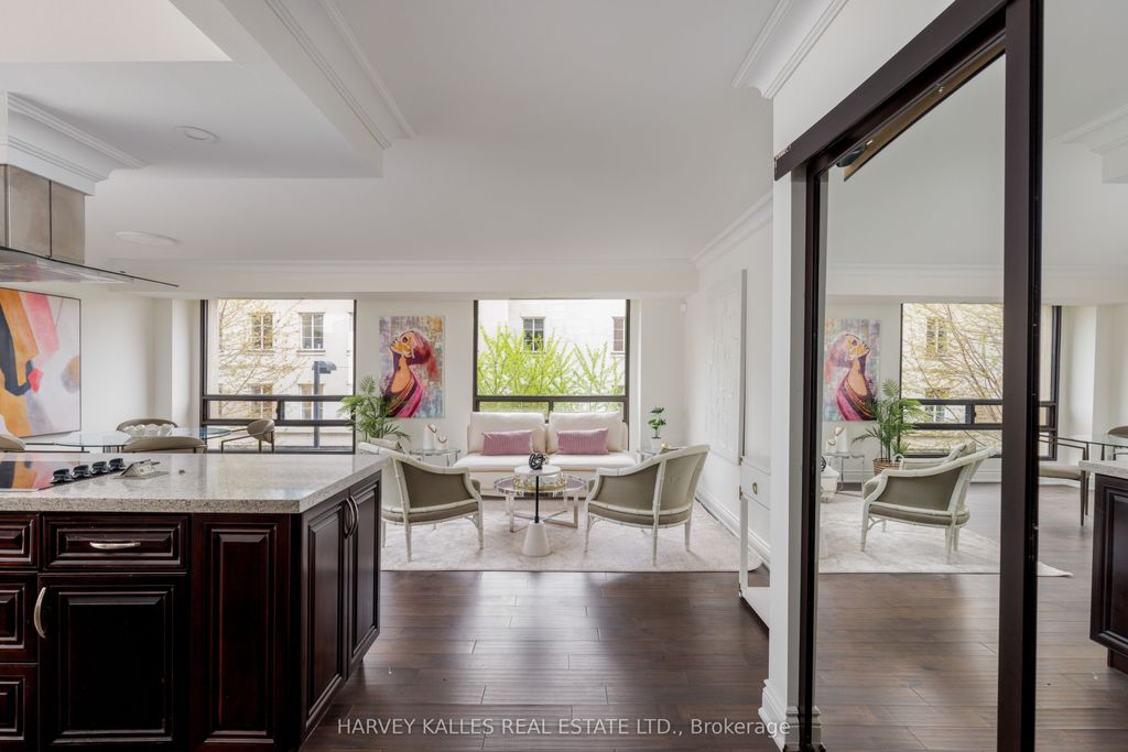 Photo of 447 Walmer Road #307, Toronto, ON M5P 2X9 (MLS # C13112630)