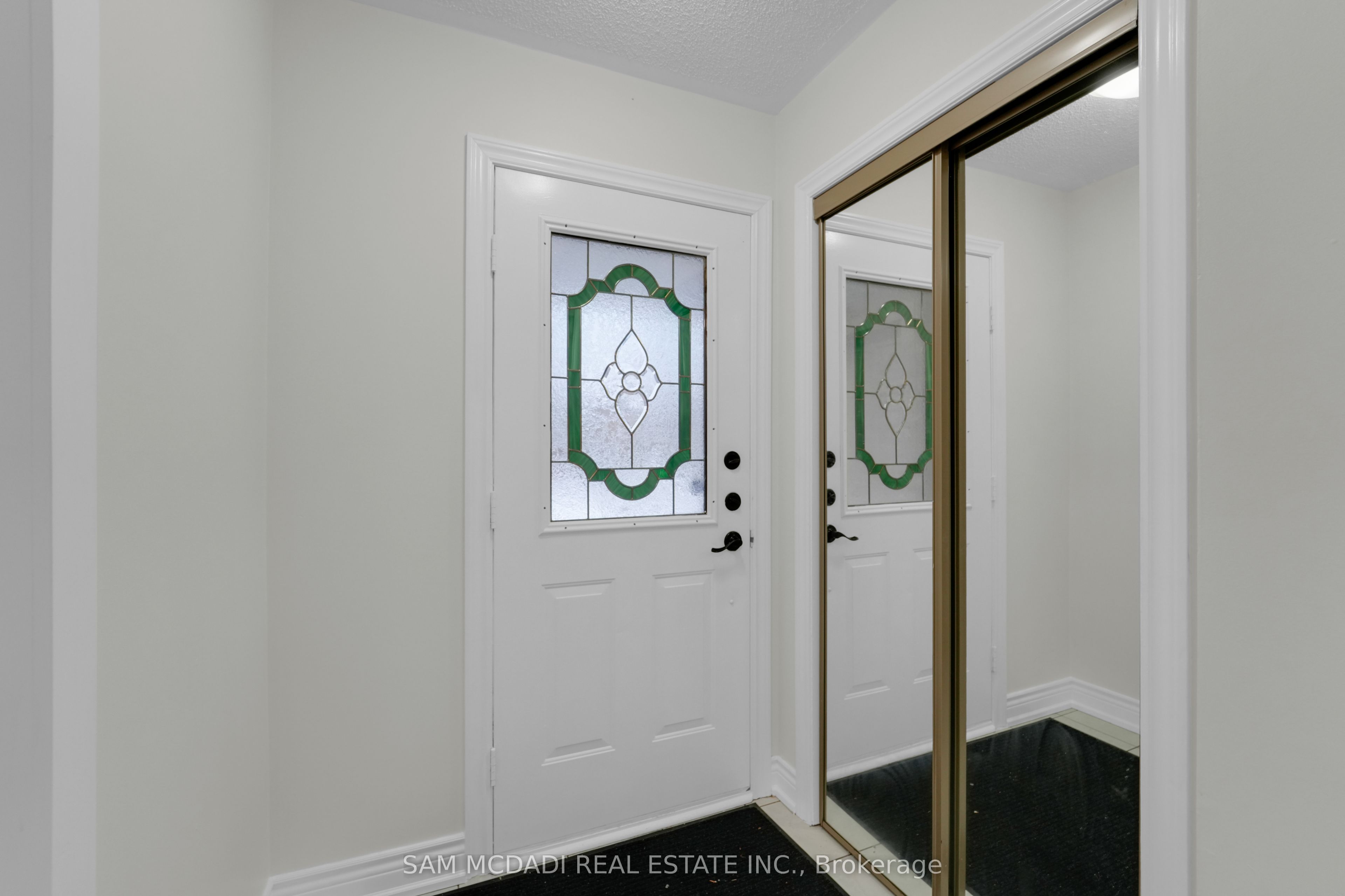 5487 Cosmic Crescent