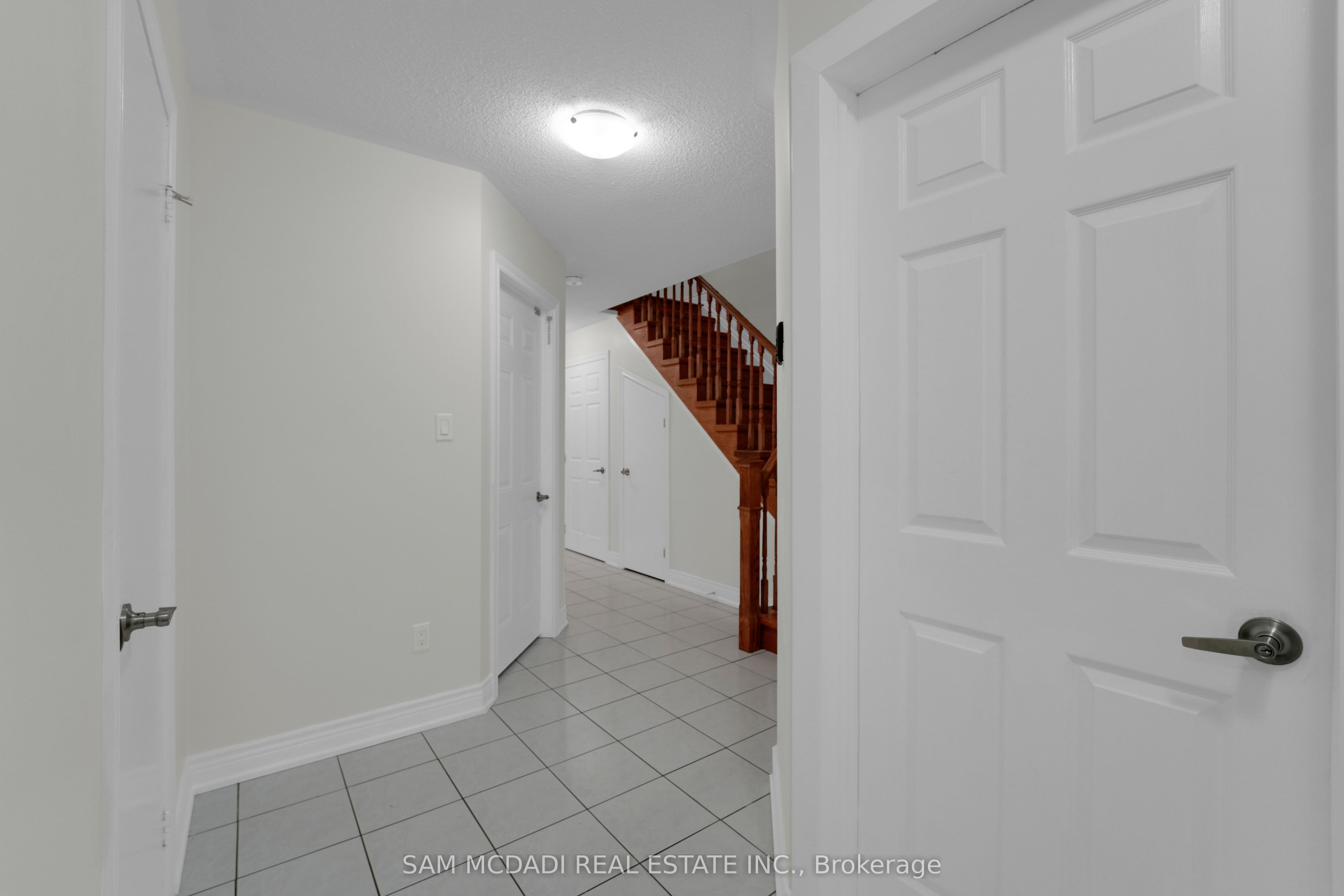 5487 Cosmic Crescent