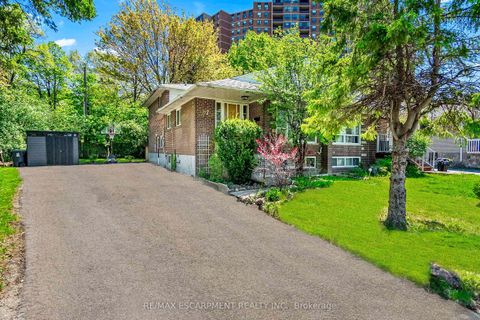 57 Birgitta Crescent Toronto ON M9C 3W1