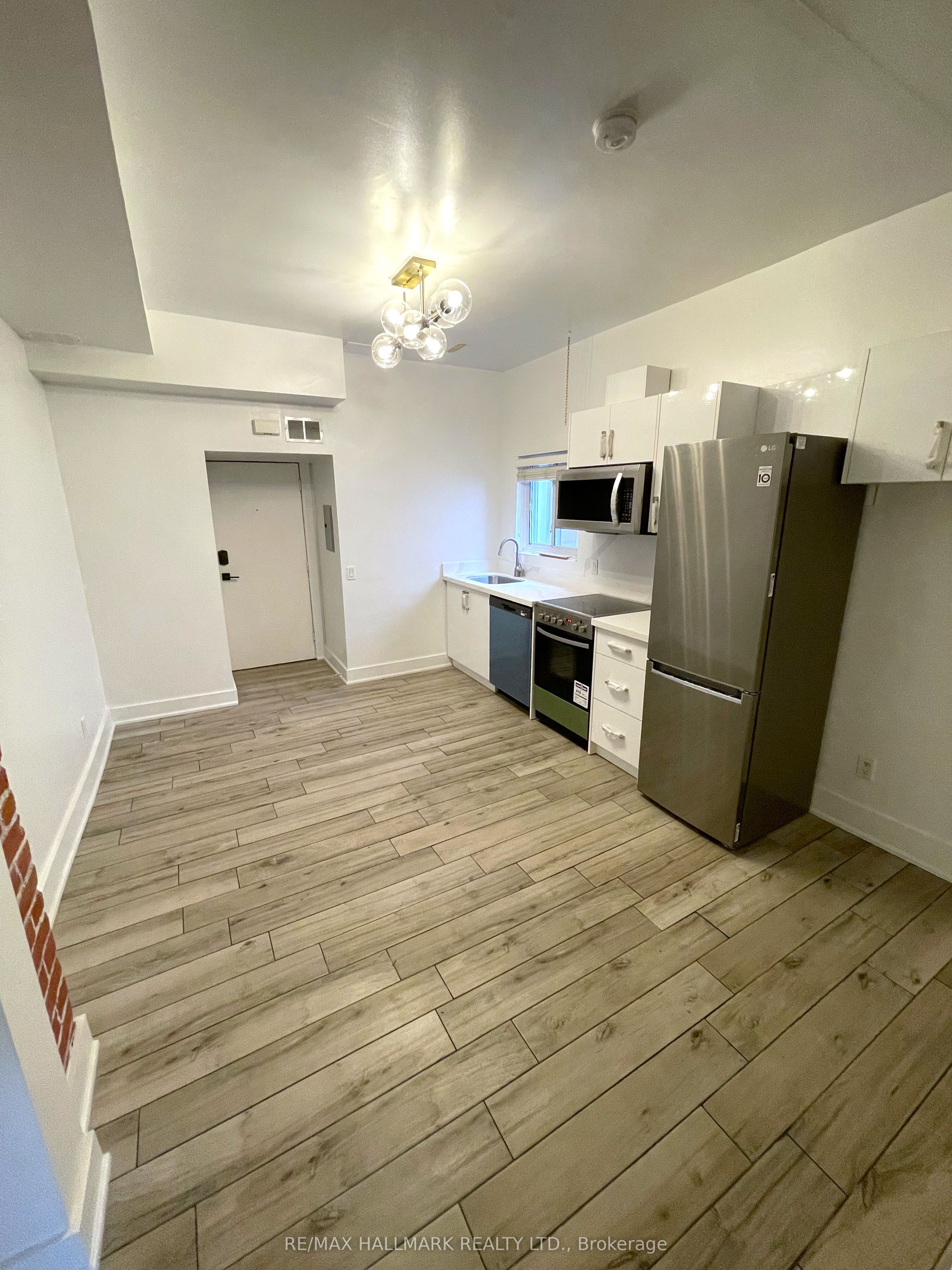 293 Euclid Avenue 202