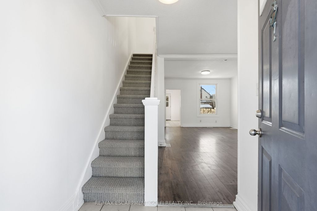 Photo of 12 Roxborough Avenue, Hamilton, ON L8L 1X8 (MLS # X12717902)