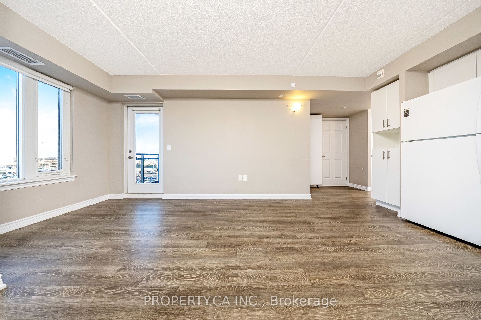 716 Main Street E 602